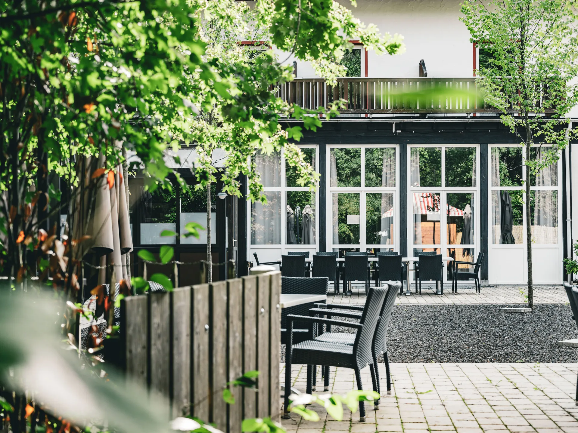 Bestuhlte Terrasse des Hotel Anders